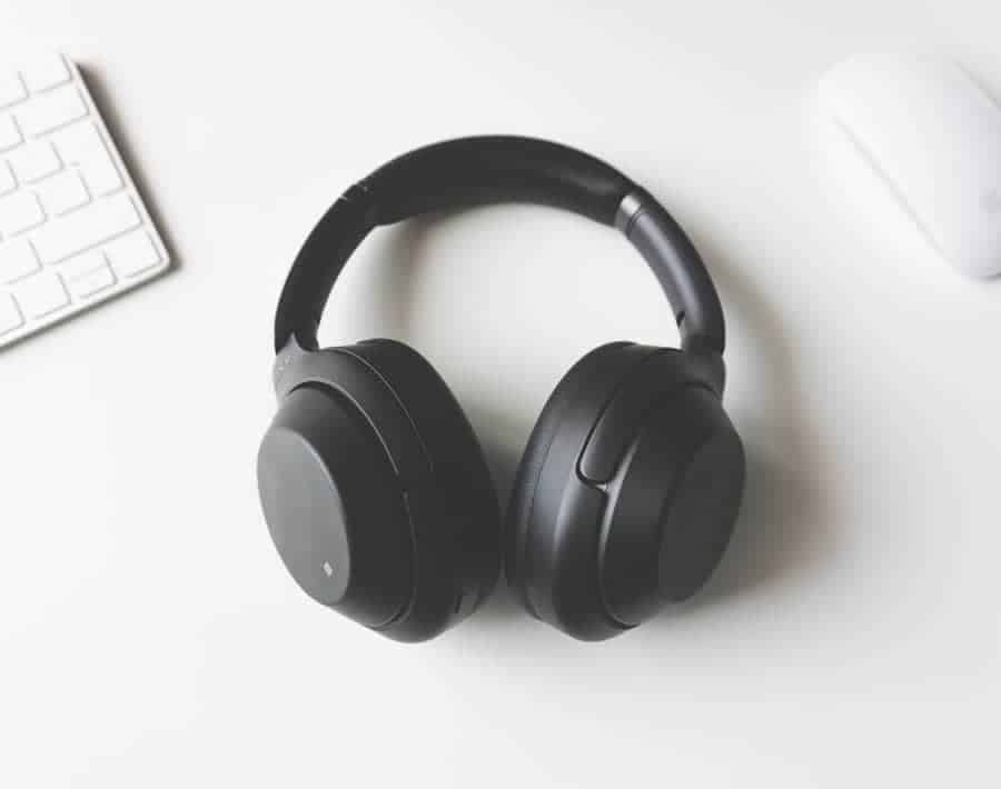 choosing best noise cancelling headphones