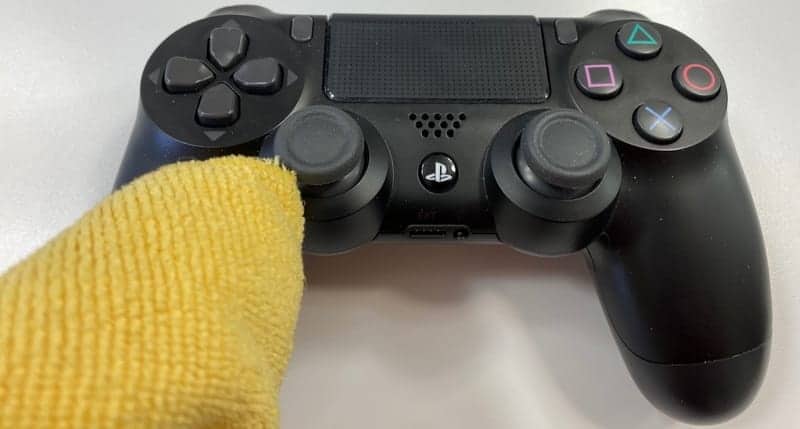 wipe cloth playstation controller joystick buttons triggers