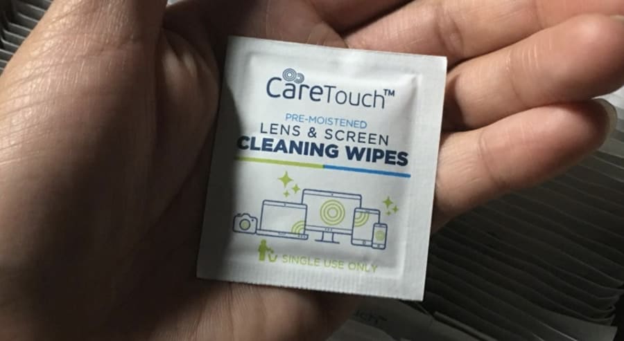 recommended tech friendly lens and screen cleaning wipes